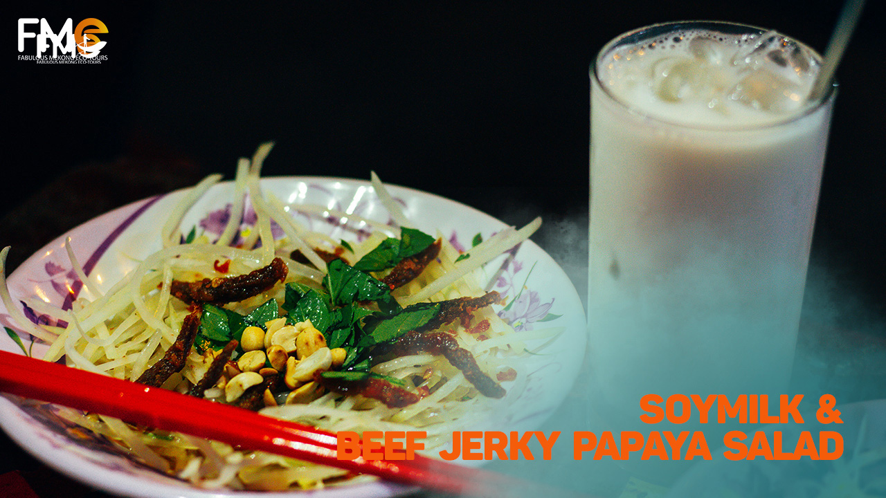 Soymilk and beef jerky papaya salad