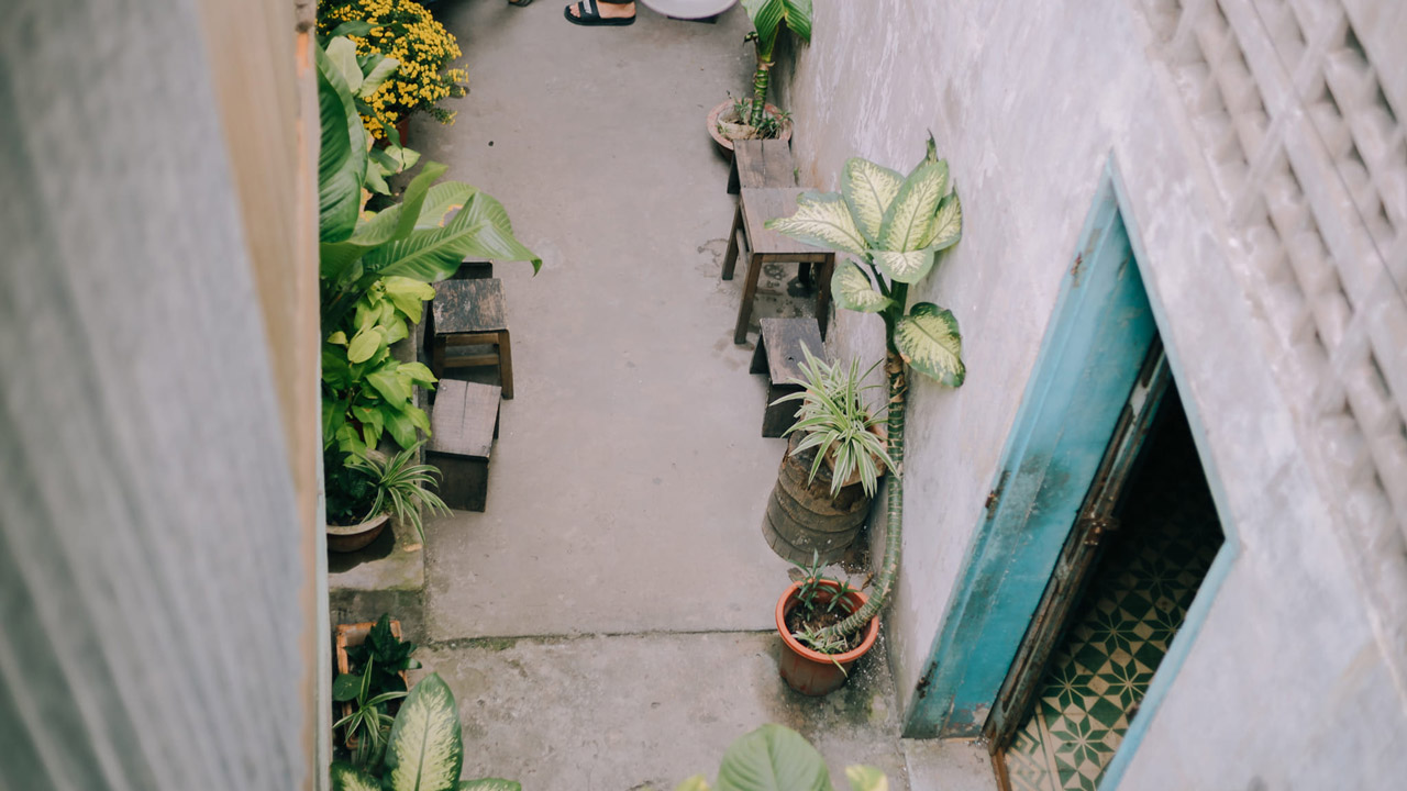 Simple alley corner of the shop