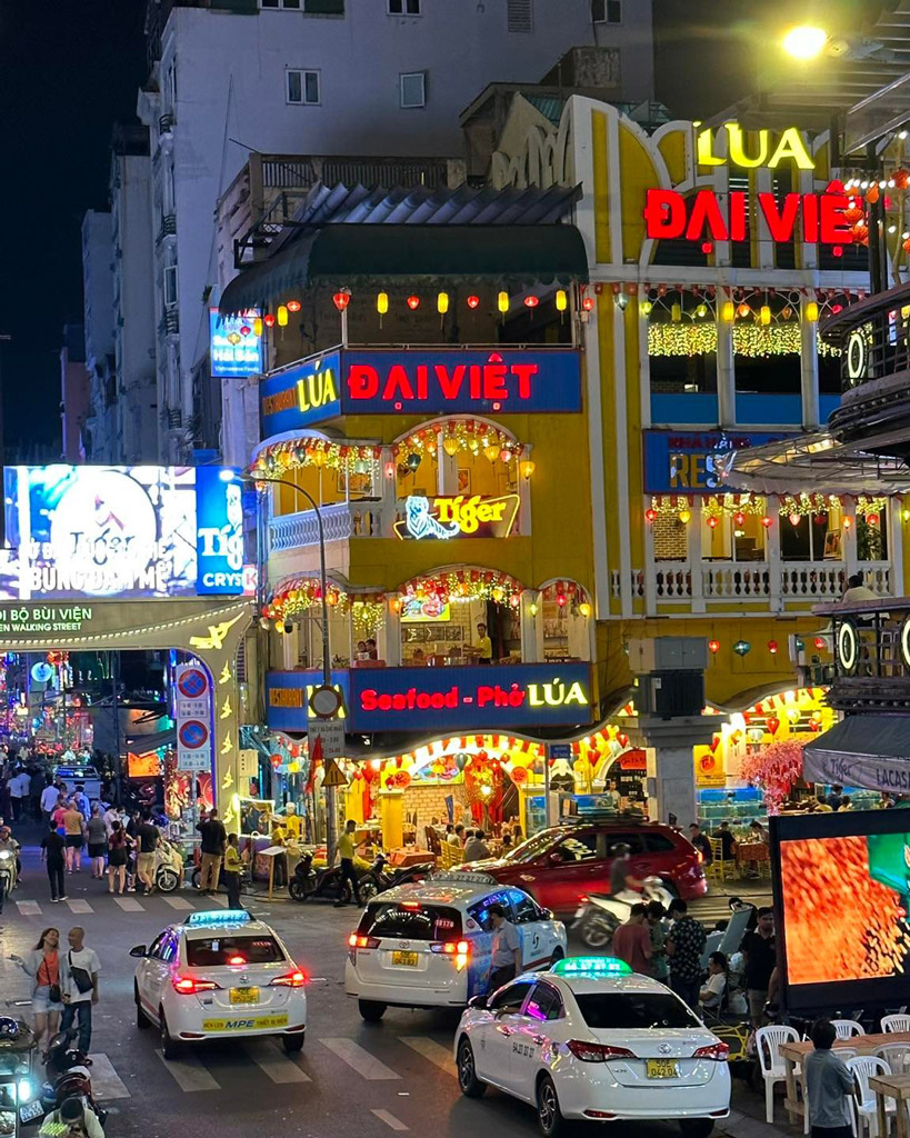 Restaurant overlooking Bui Vien walking street