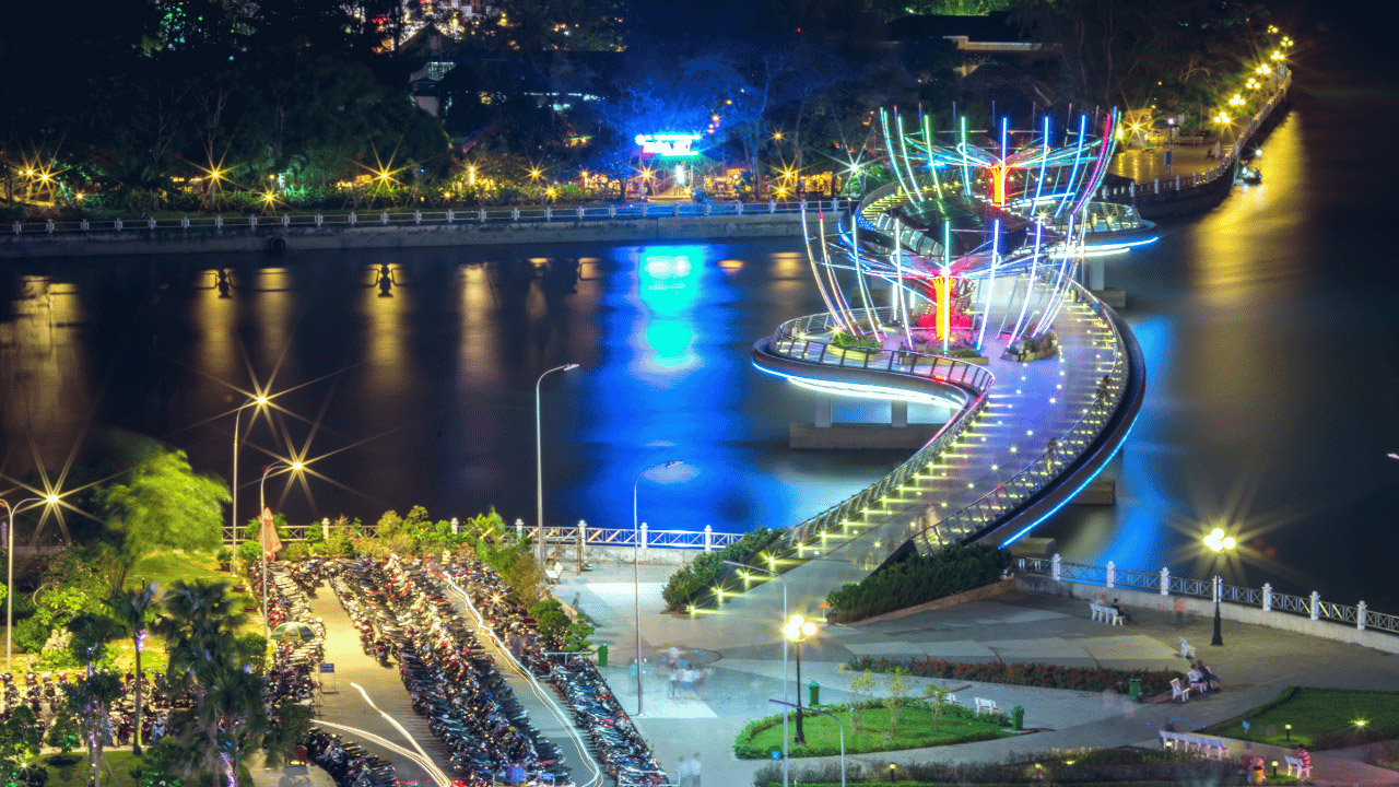 Ninh Kieu Wharf is considered one of the most famous tourist destinations in Can Tho