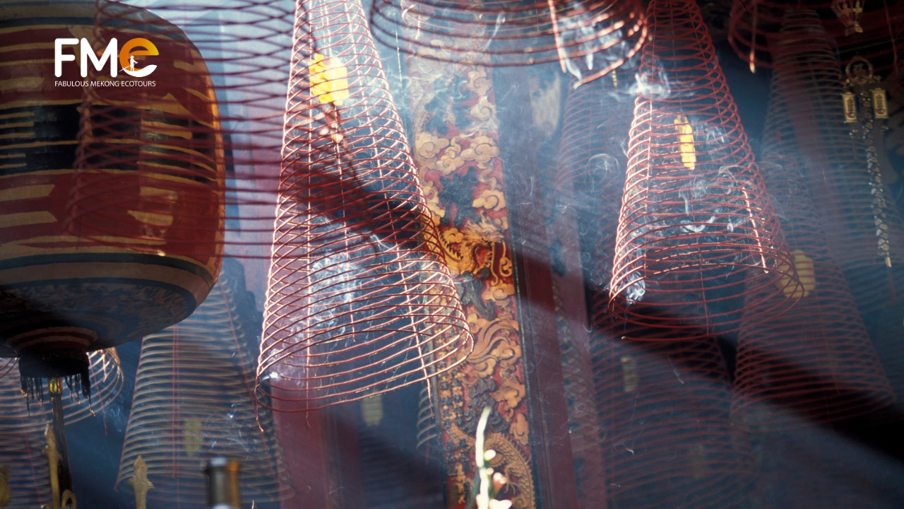 Can Tho City Tour the scene of burning incense spirals in Ong Temple