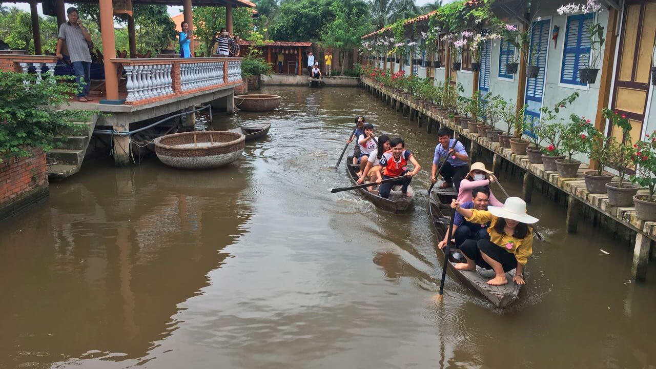 Boating at Dien Lan Thon Trang in Tien Giang
