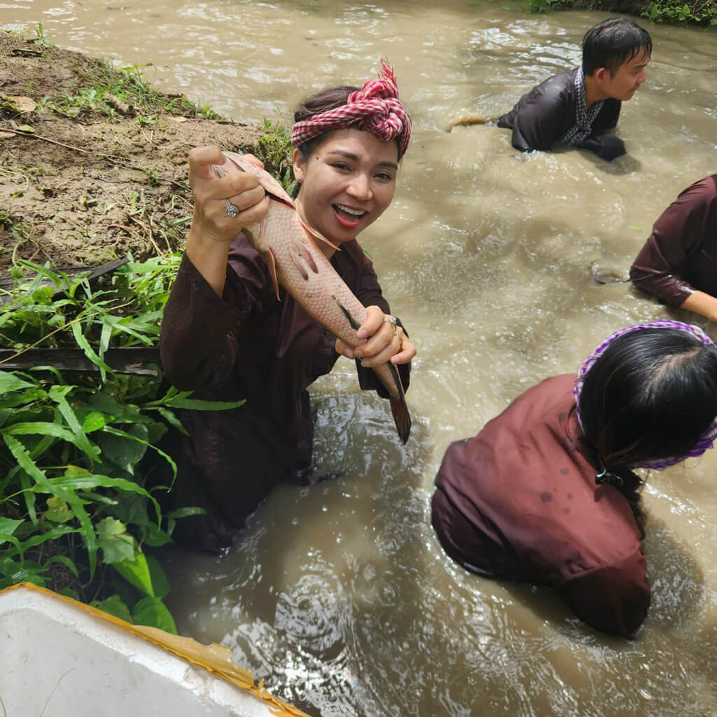 Participate in fishing at Nghinh Xuan Farmstay Ben Tre