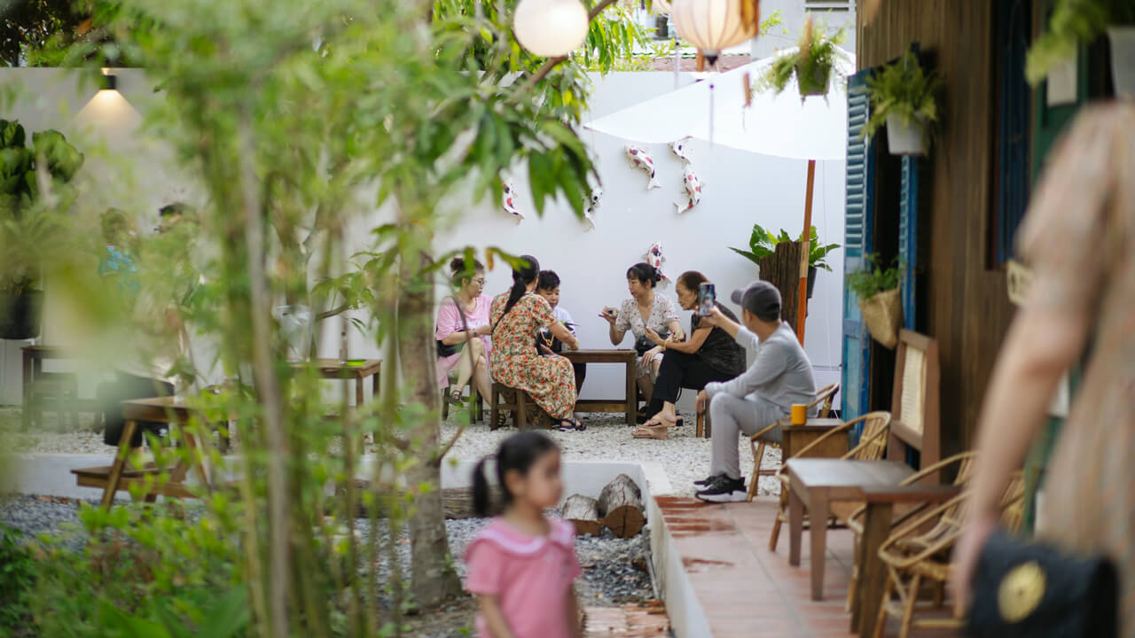 Rustic style space of Mai Hien Vegetarian Kitchen