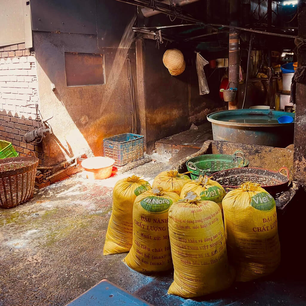 Space at a house in Vinh Long Tofu skin craft village - Photo by Huang Long