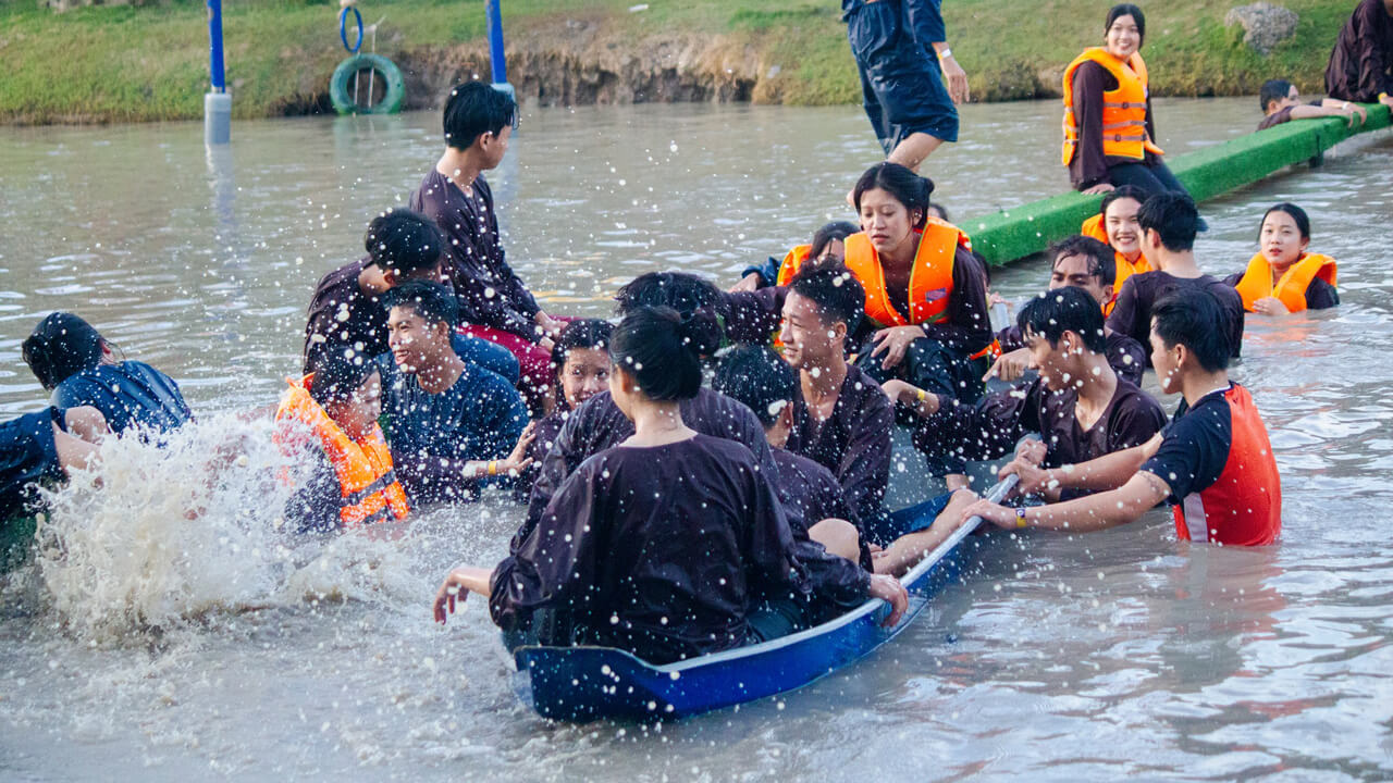 Tourists Participate in Games at Huynh Kha Tourist Area in Tra Vinh