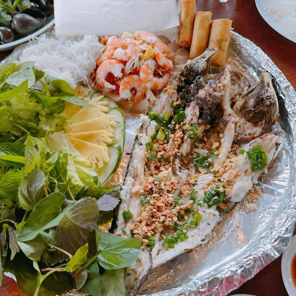 Rustic dishes at Phi Yen eco-tourism area in Can Tho