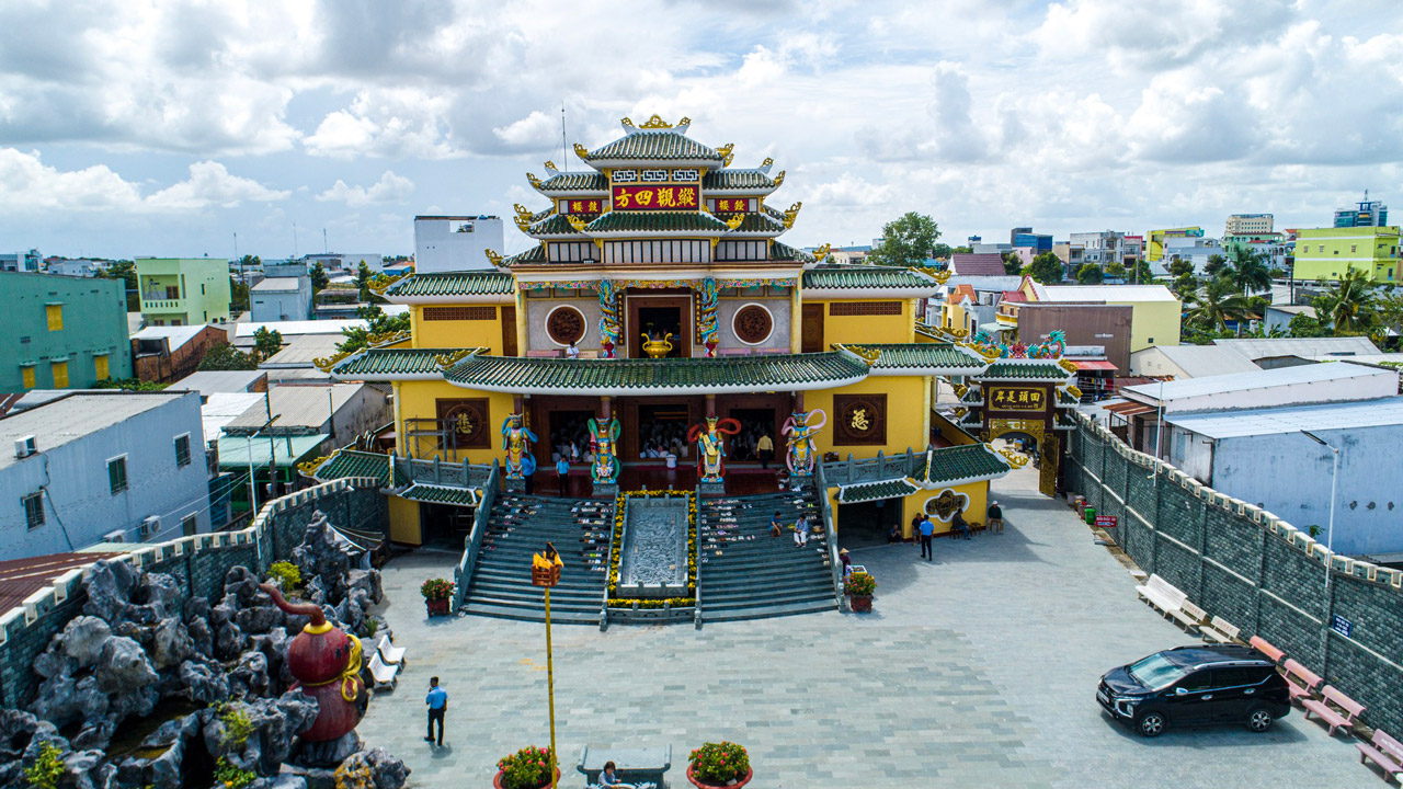 Architecture of the main hall of La Han Pagoda in Soc Trang