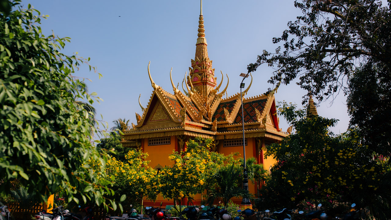 The soaring dome seen from afar